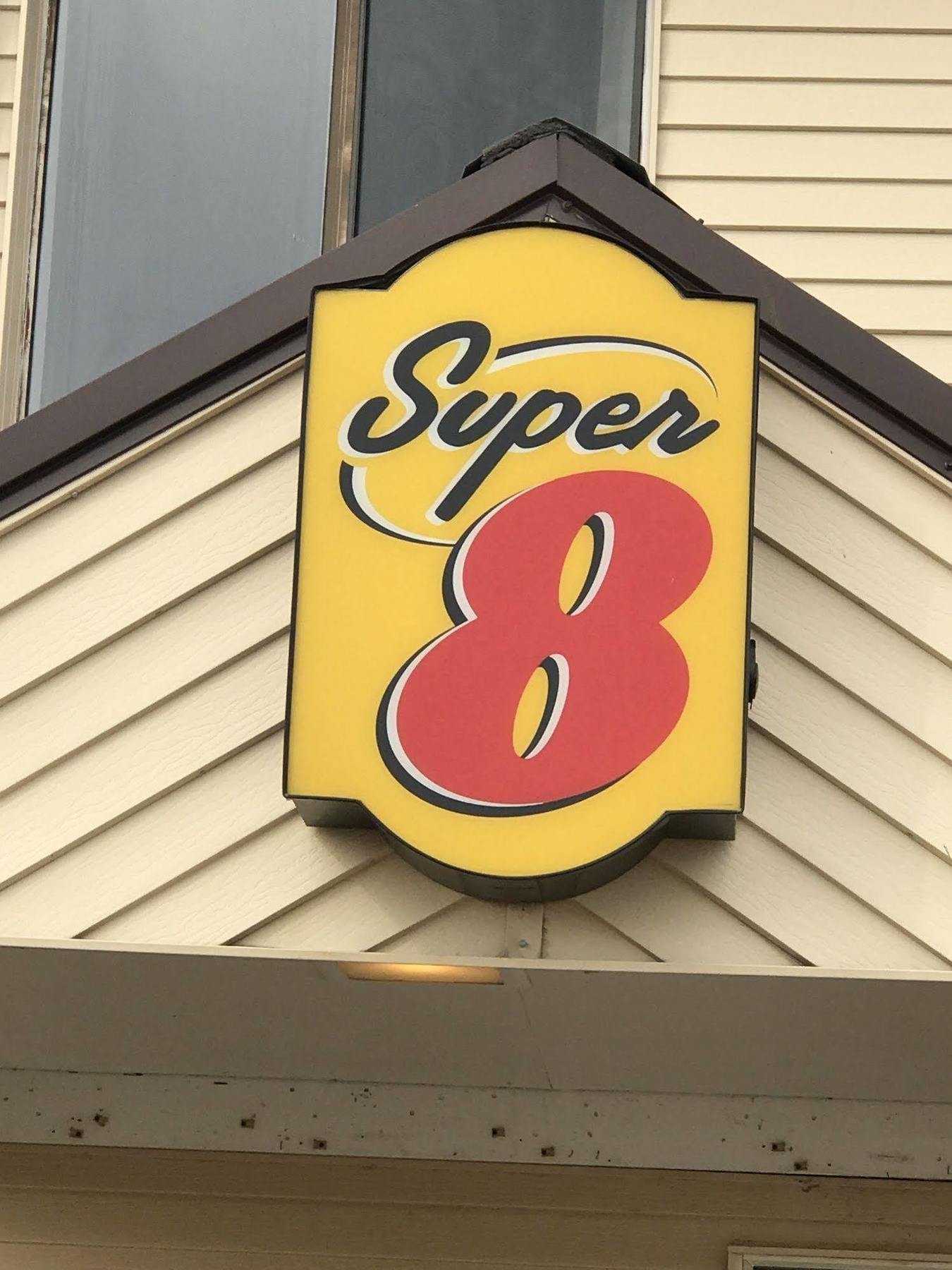 Отель Super 8 By Wyndham Redfield Экстерьер фото